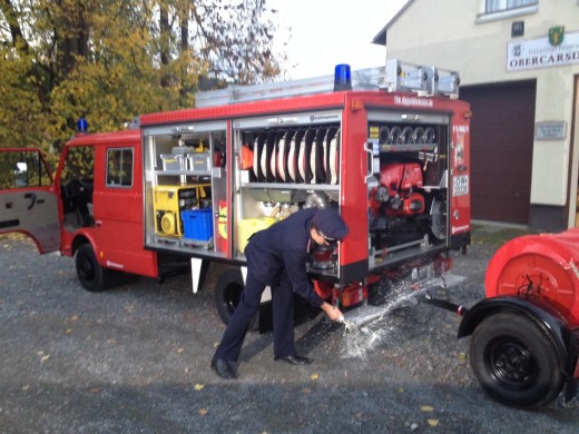 Übergabe eines Feuerwehrfahrzeuges vom Typ TSF/W aus dem Bestand der Feuerwehr Dippoldiswalde an die Ortsfeuerwehr Obercarsdorf