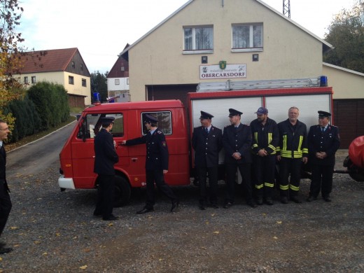 Übergabe eines Feuerwehrfahrzeuges vom Typ TSF/W aus dem Bestand der Feuerwehr Dippoldiswalde an die Ortsfeuerwehr Obercarsdorf