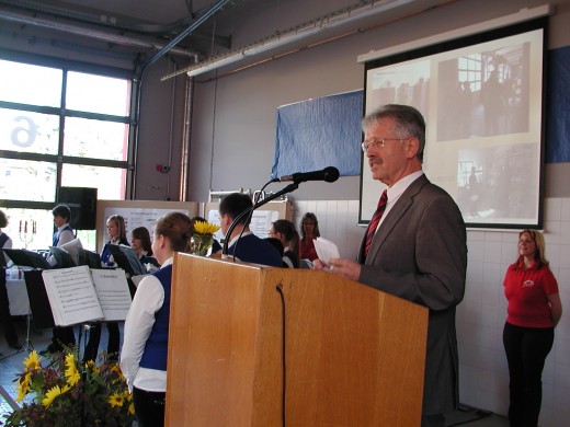 Ralf Kerndt bei der Übergabe des Feuerwehrgerätehauses am 9. Oktober 2012