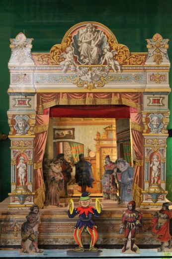 "Papiertheater"
